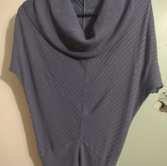 Express Tops - Womans short sleeve blue Crowl Neck top Express size medium